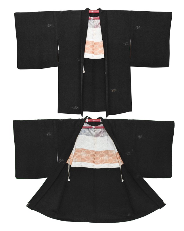 Haori giacca kimono con Stemma e Delicati Ricami Floreali